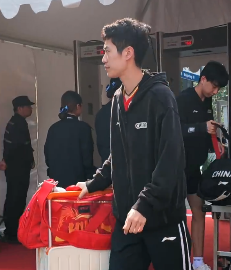 每位观看者可以自由选择。展示图片